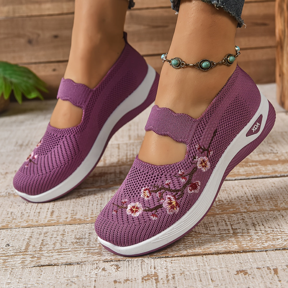 EMMA | FLORAL STITCH WALKING SNEAKERS