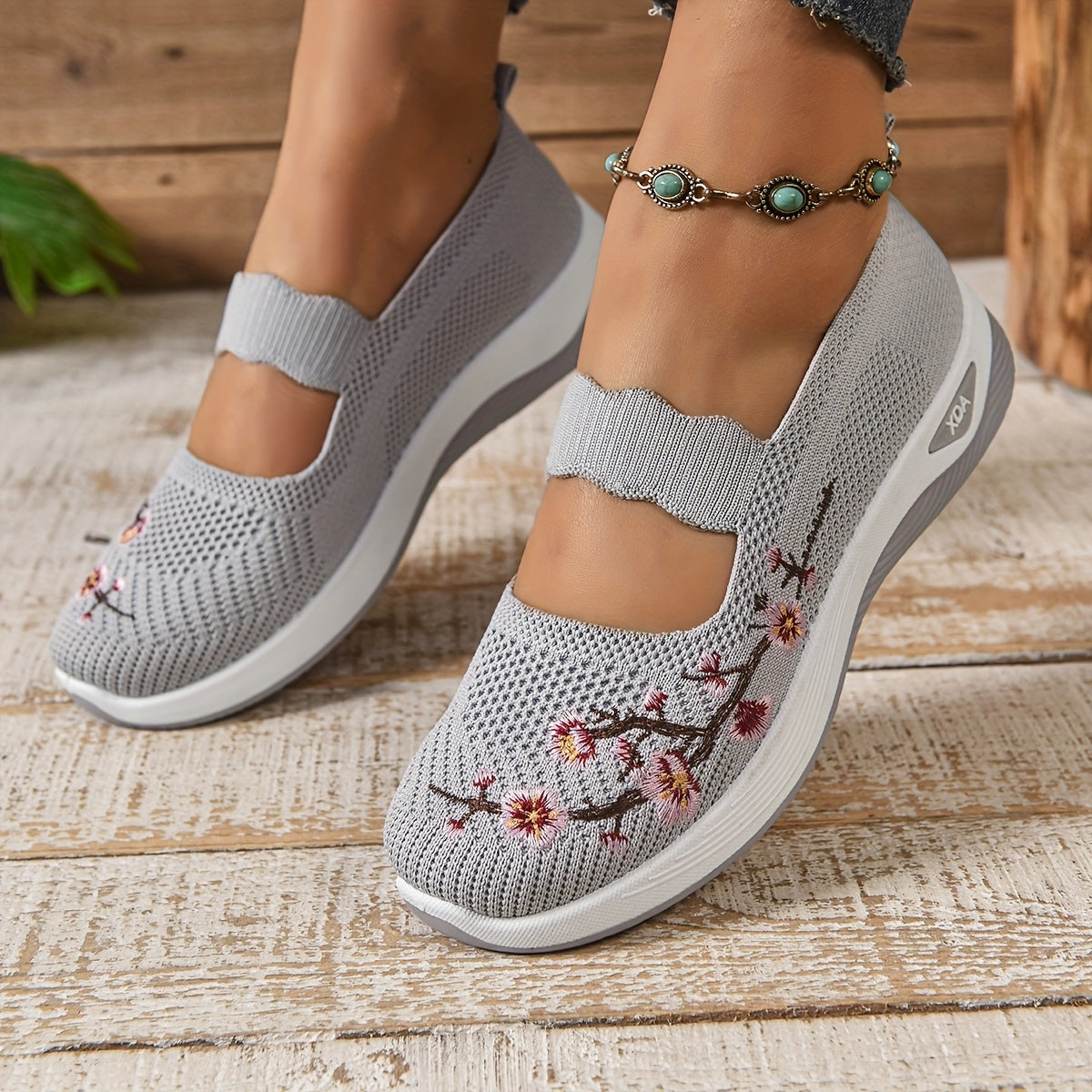 EMMA | FLORAL STITCH WALKING SNEAKERS
