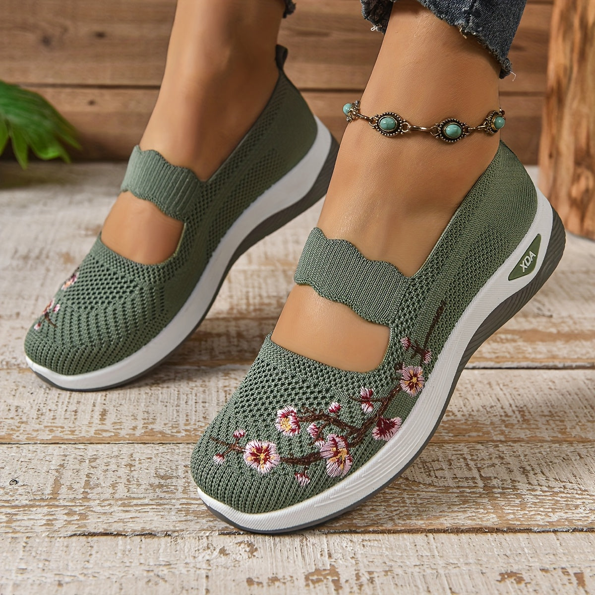 EMMA | FLORAL STITCH WALKING SNEAKERS