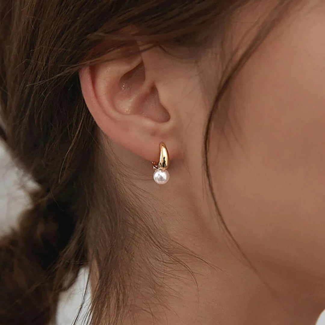 Uniya I  Pearl Earrings