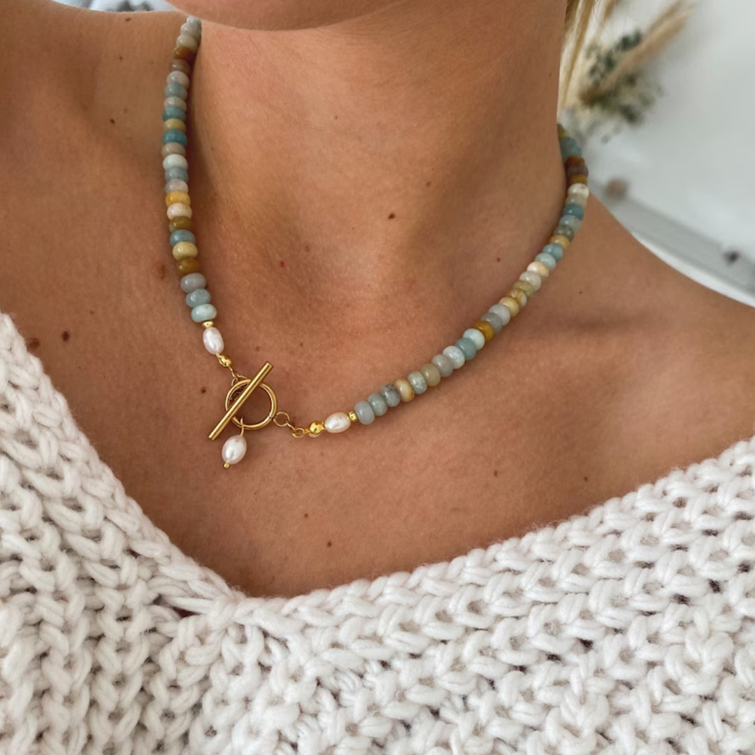Golden Treasure I Golden Necklace with Stones