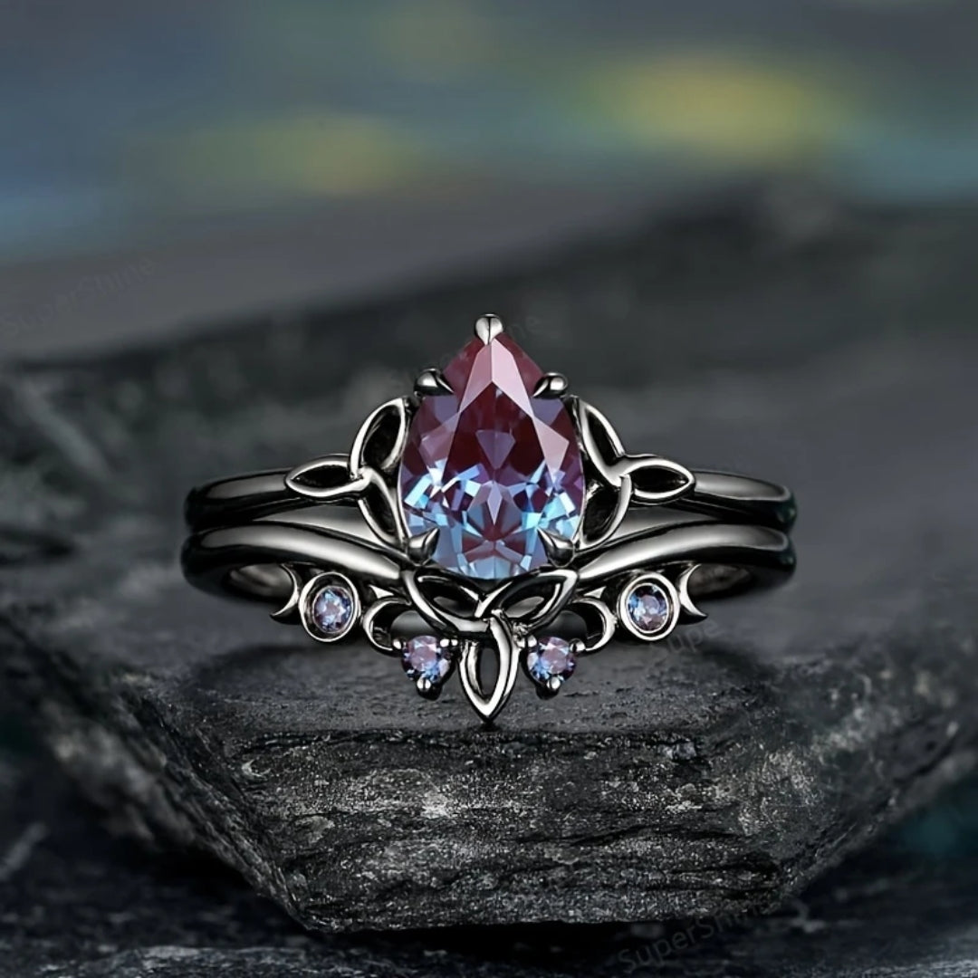Femme Forte I Ring with Purple Stone