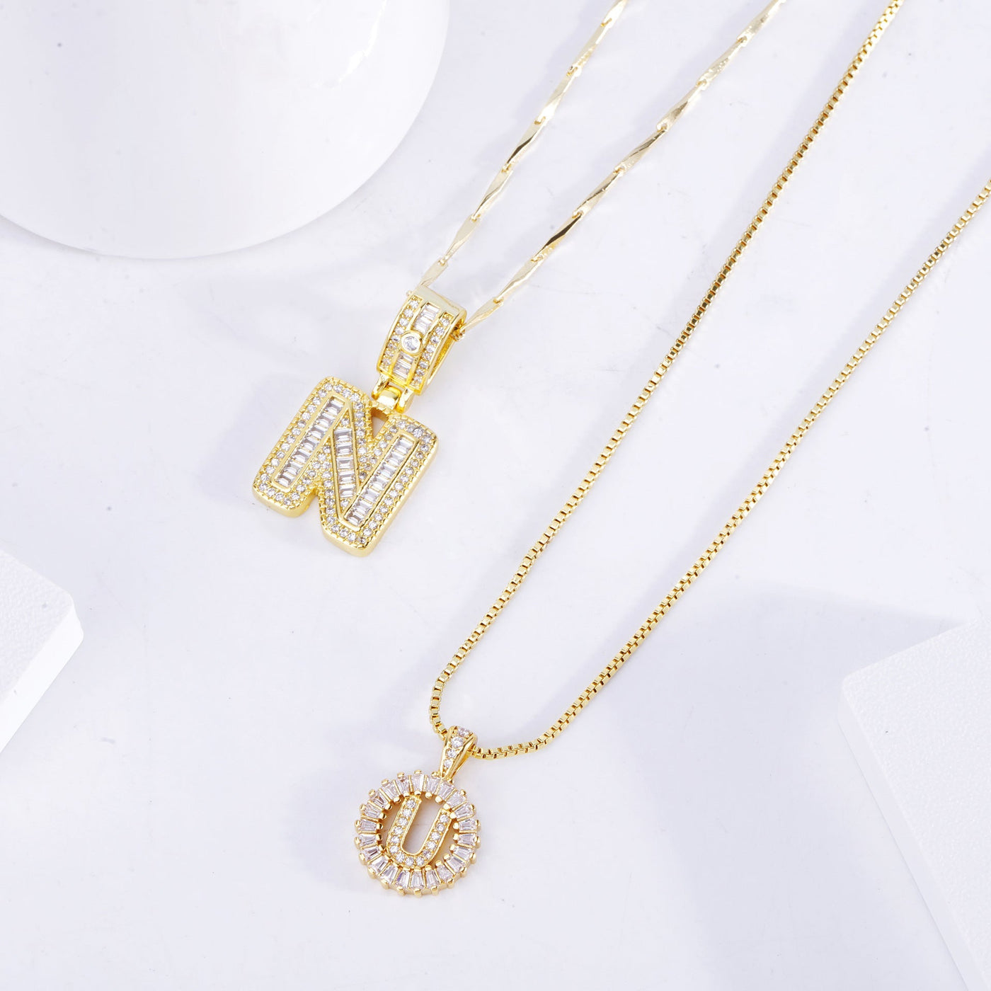 Ideay I Letter initial necklace set