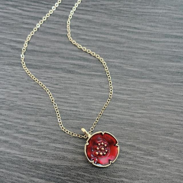 Red Whisper I Vintage Gold Necklace