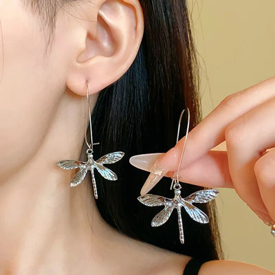 Silver Wings I Retro Dragonfly Earrings