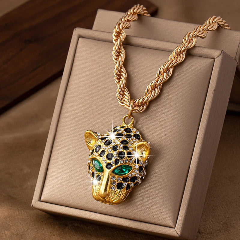 Roar I Leopard Shape Pendant