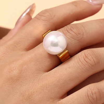 Pearl Haven I Big Pearl Ring
