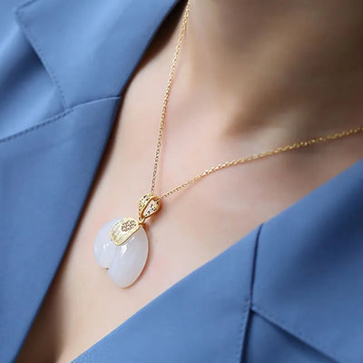 Aureum I Stone Elephant Pendant