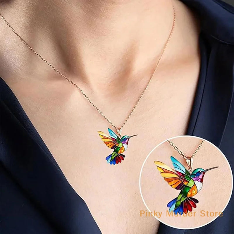 Daizy I Hummingbird Vintage Necklace