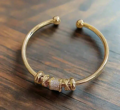 Golden Motion | Adjustable Bracelet with Golden Charms