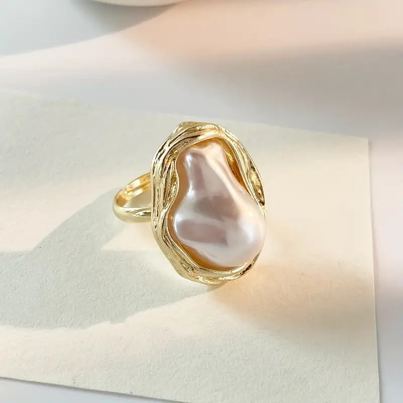 Eveny / Gold Vintage Pearl Ring