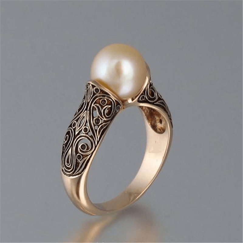Floralia | Vintage Pearl Gold Ring