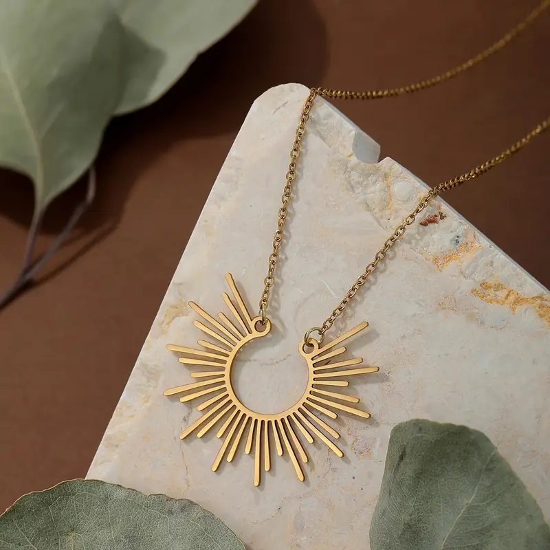 Sunbeam Glow I Solar Golden Necklace